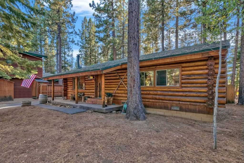 Log cabin exterior at a South Lake Tahoe airbnb