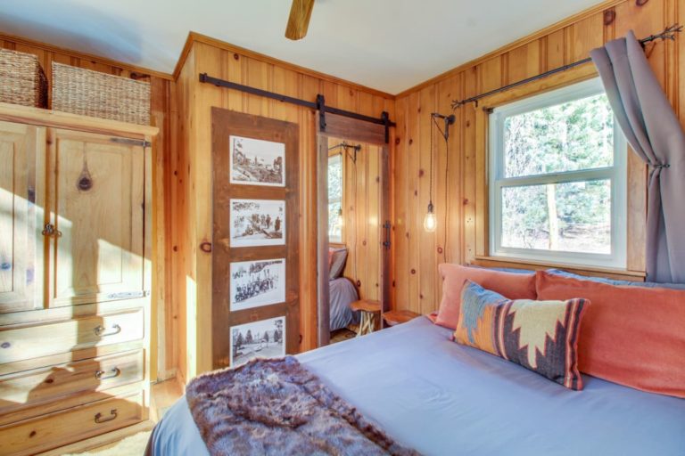 Romantic cabin rental in North Lake Tahoe