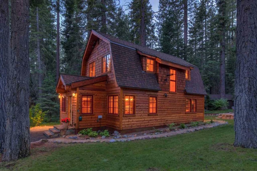 Exterior of a large wood cabin in Lake Tahoe
