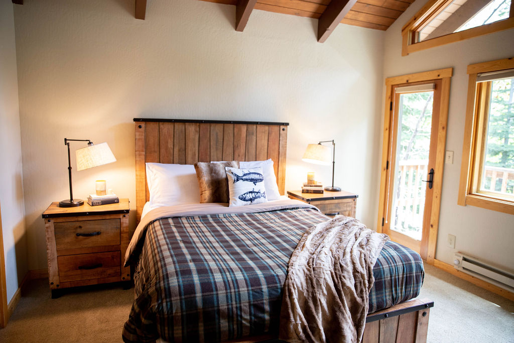 Queen bed in mountain home