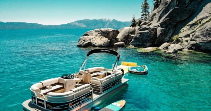 TheTahoeExperiencePontoonBoat